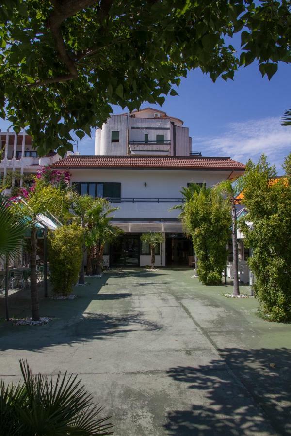 Hotel Atena Cirò Marina Kültér fotó